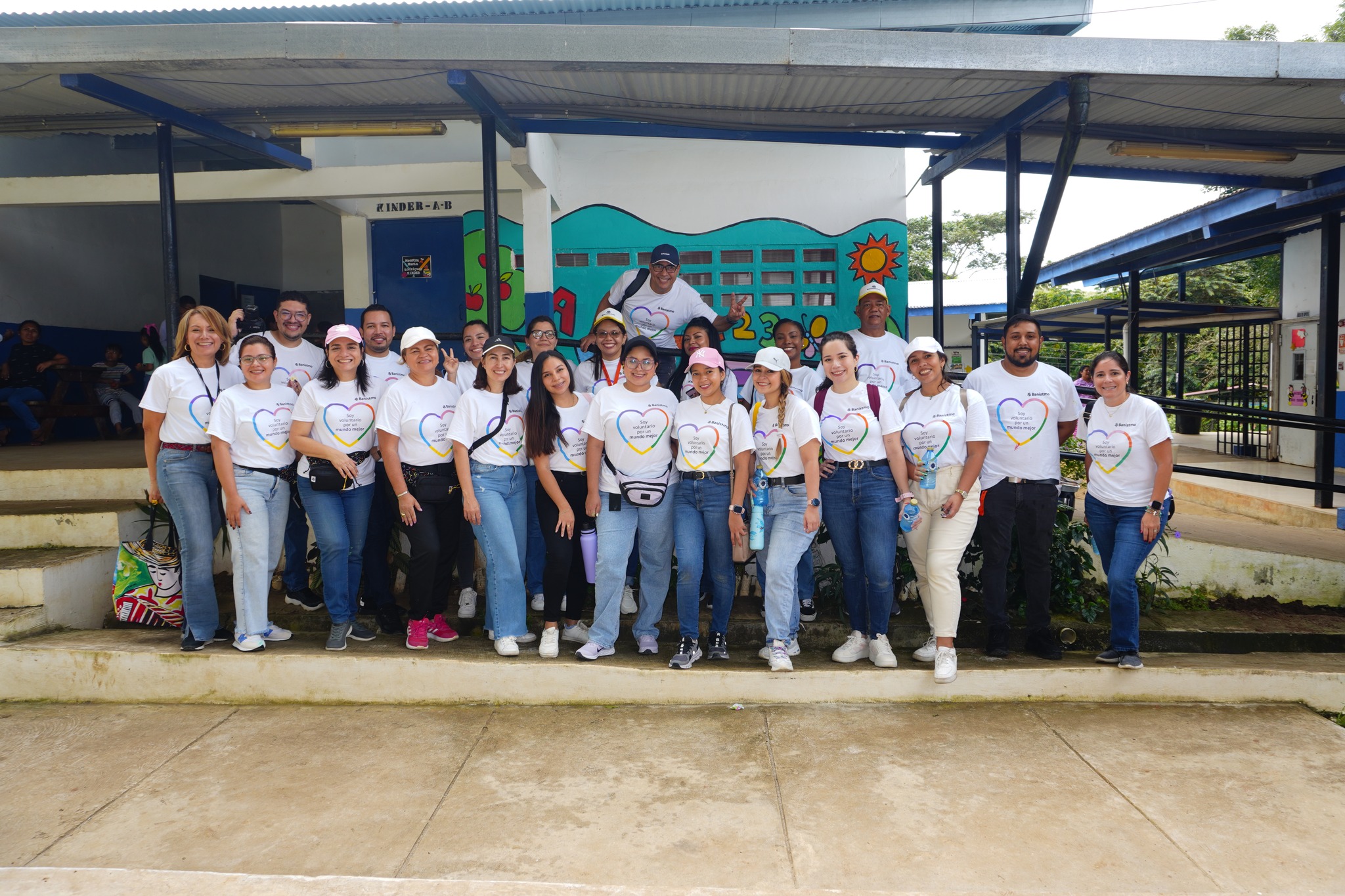 Banistmo participa de voluntariado corporativo en la Escuela La Cascada